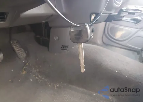 2000 Toyota Tundra Sr5 V8 from USA, damaged, VIN 5TBKT4415YS033183